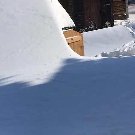 Golija Vikendica Cesta Vrela Vakantiehuis *