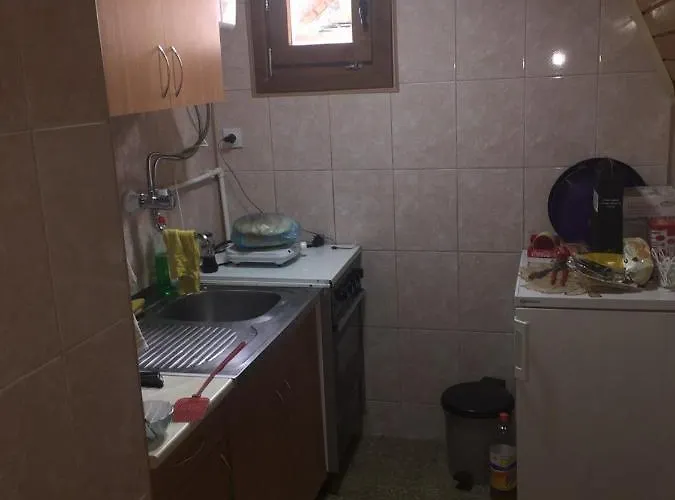 Golija Vikendica Cesta Vrela